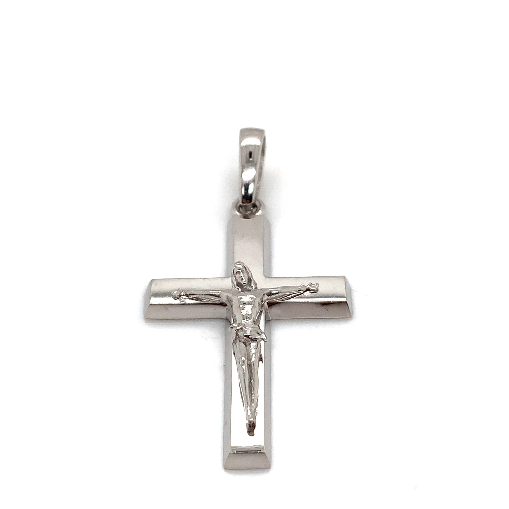 14K White Gold Crucifix Pendant (3.60gr)